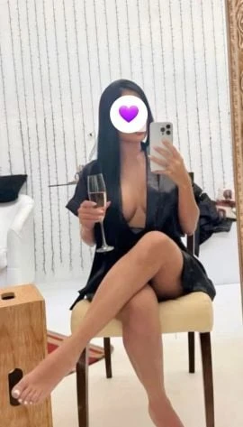Daniela — 5 / 9