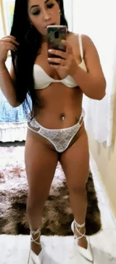 Sabrina Oliveira — 3 / 5