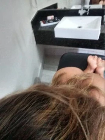 Anitta Pettit — 4 / 9