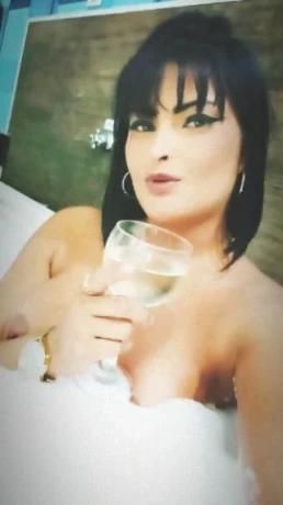 Kelly Almeida — 3 / 6