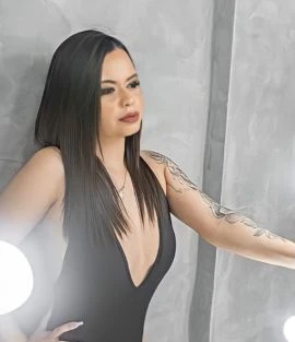 Júlia Lisboa — 6 / 9