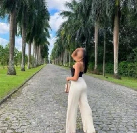 Sarah Andrade — 2 / 5