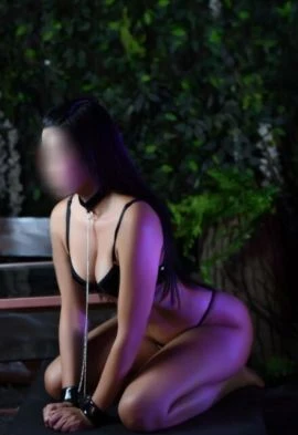 Luna Bueno — 4 / 5