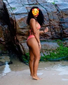 Amanda Farias — 2 / 5