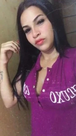 Larissa Ferreira — 3 / 4