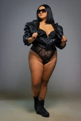 Bia Castro — 8 / 9