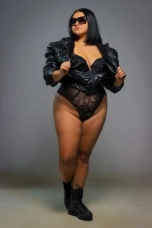 Bia Castro — 8 / 9