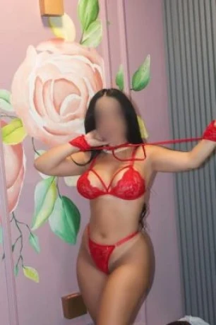 Mia Melo — 5 / 7