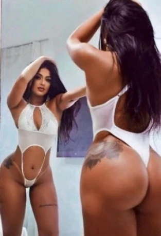 Thaina Reis — 8 / 9