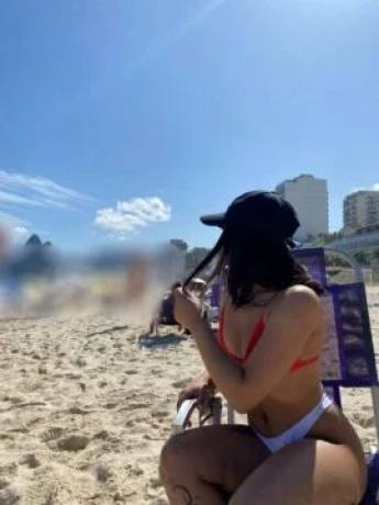 Jasmin Costa — 2 / 9