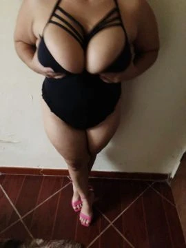 Amanda Cristina — 4 / 5