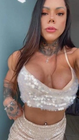 Julia Garcia — 4 / 7