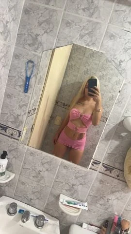 Mia — 6 / 9