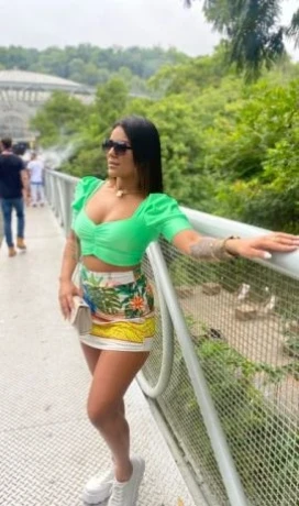 Amanda Fernandes — 8 / 9