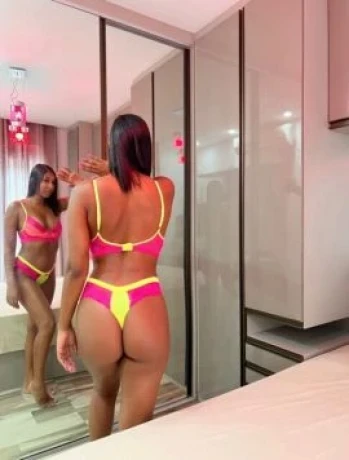 Isadora Castro — 3 / 5