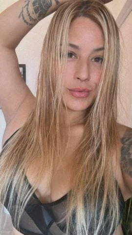 Pamela — 7 / 9