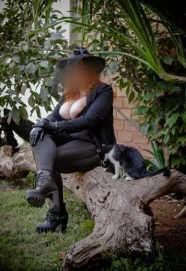Domme Moira — 5 / 7