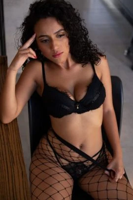 Marina Gomes — 6 / 9