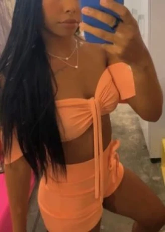 Ana Beatriz — 1 / 4