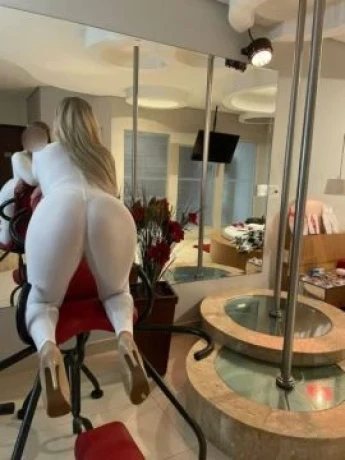 Natália Ferrary — 4 / 9