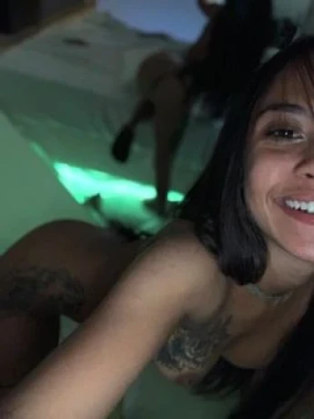 Julie Correia — 3 / 5