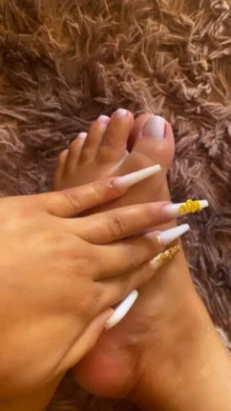 Bella Souza — 1 / 5