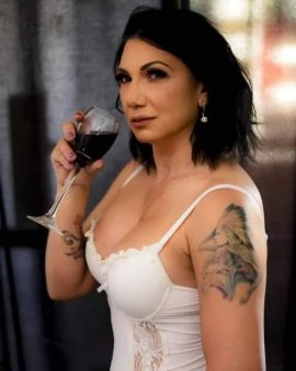 Paula Andrade — 6 / 9