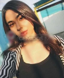 Júlia Monteiro — 3 / 4
