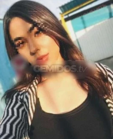 Júlia Monteiro — 3 / 4