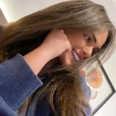 Júlia Yebsc — 4 / 5