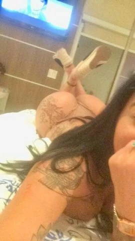 Carol Prado — 5 / 9