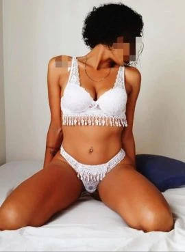 Kelly Cristina — 3 / 5
