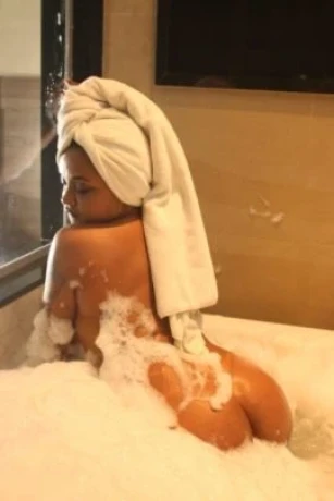 Luana Bernardes — 2 / 5