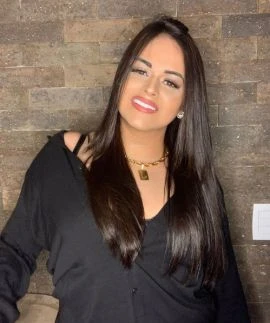Thais Barbosa — 4 / 5