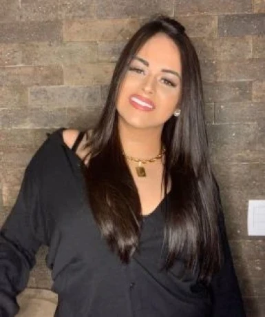 Thais Barbosa — 4 / 5