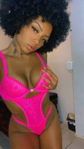 Majú Oliveira — 2 / 9