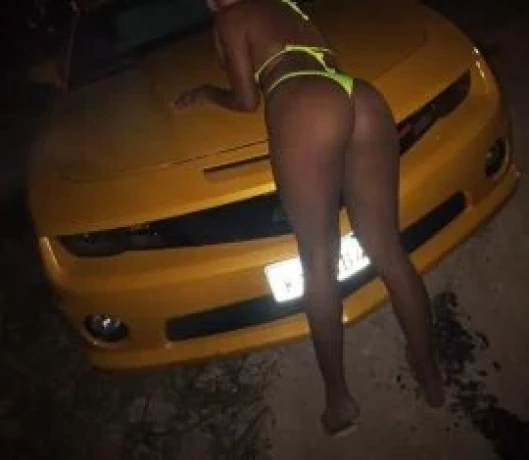 Thaty Fernandes — 3 / 4