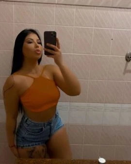 Julia Lee — 6 / 9