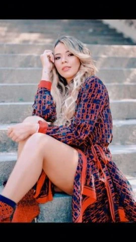 Andrea — 8 / 9