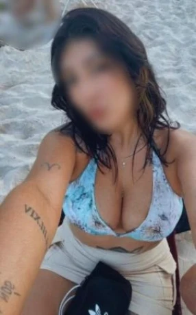 Fernanda Muniz — 4 / 5