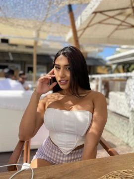 Aicha Aicha — 4 / 9