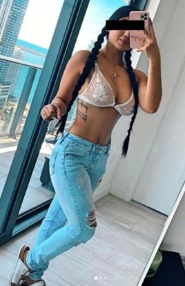 Camila — 2 / 6