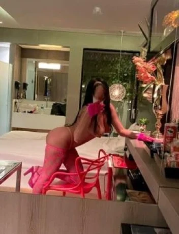 Luana Santana — 2 / 5