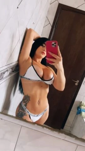 Lívia Lourenço — 3 / 9