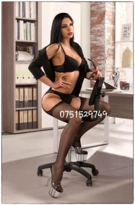 Ines21, Escort, Paris