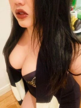 Narena, Escort, London