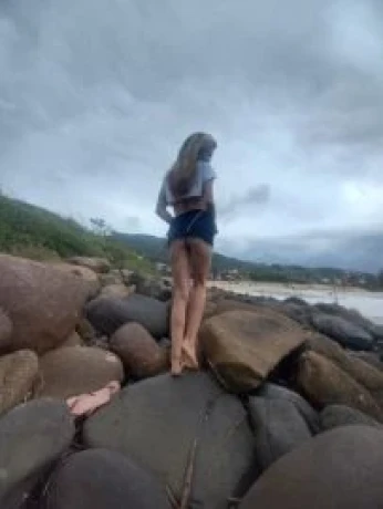 Mariah Menezes — 3 / 4