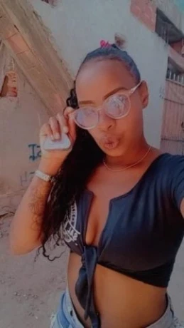 Akezya Manuella — 3 / 4