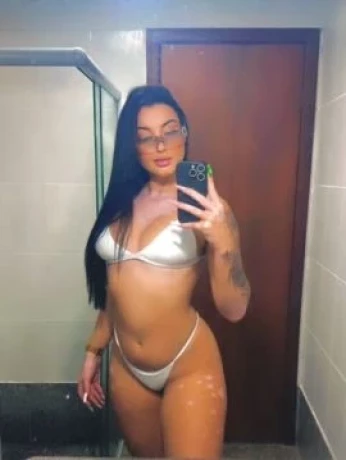 Livia Leão — 2 / 5
