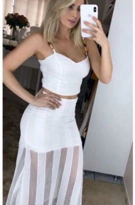 Female Escort — 2 / 5
